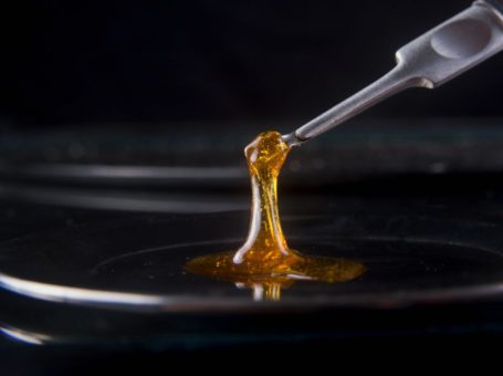 How to Make Your Own Weed Dabs at Home